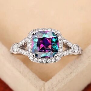 Gorgeous Alloy and Mosaic Stone Ring Size 8❤️❤️